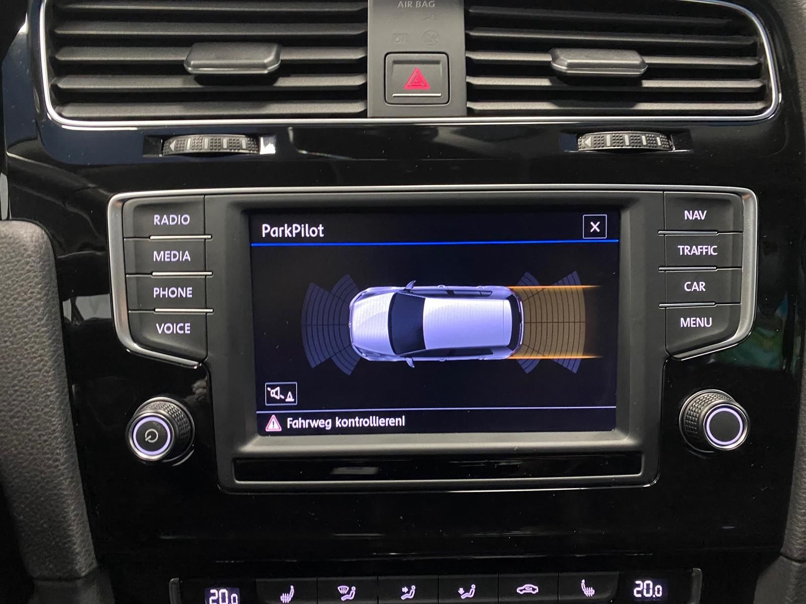 Fahrzeugabbildung Volkswagen Golf 1.4 16V TSI 1395 ccm Highline PDC+NAVI+ACC+