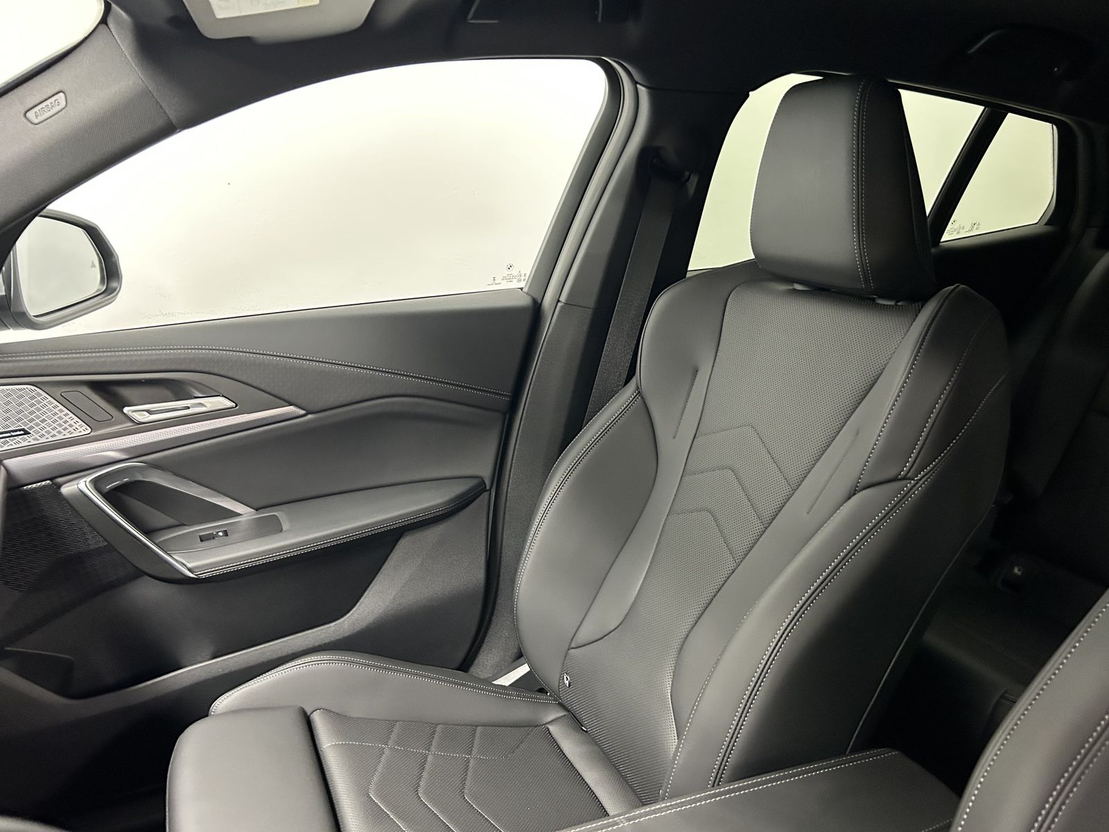 BMW iX2 - Bild 38