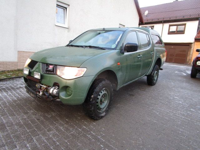 Mitsubishi L200 Invite Doppelkabine 4WD 2x Seilwinde