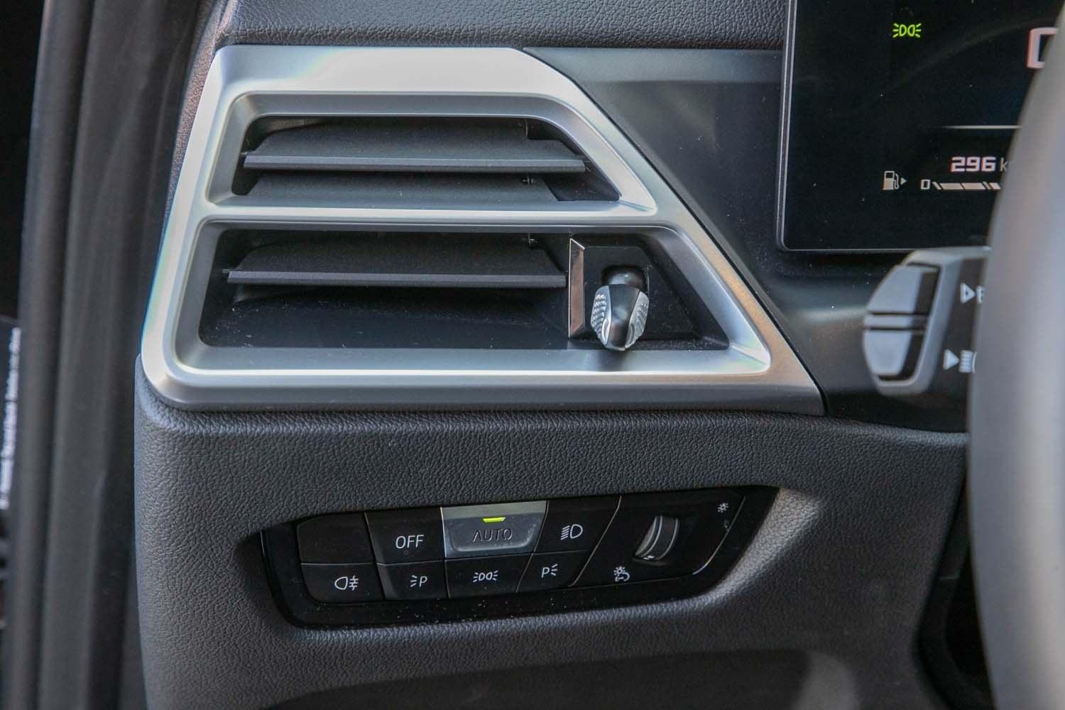 BMW M340i xDrive Touring Pano HeadUp AHK RfKamra ACC
