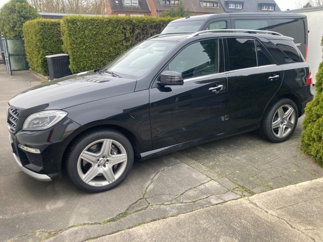 Mercedes-Benz ML 63 AMG  Motor 20000km mit Rechnung DB