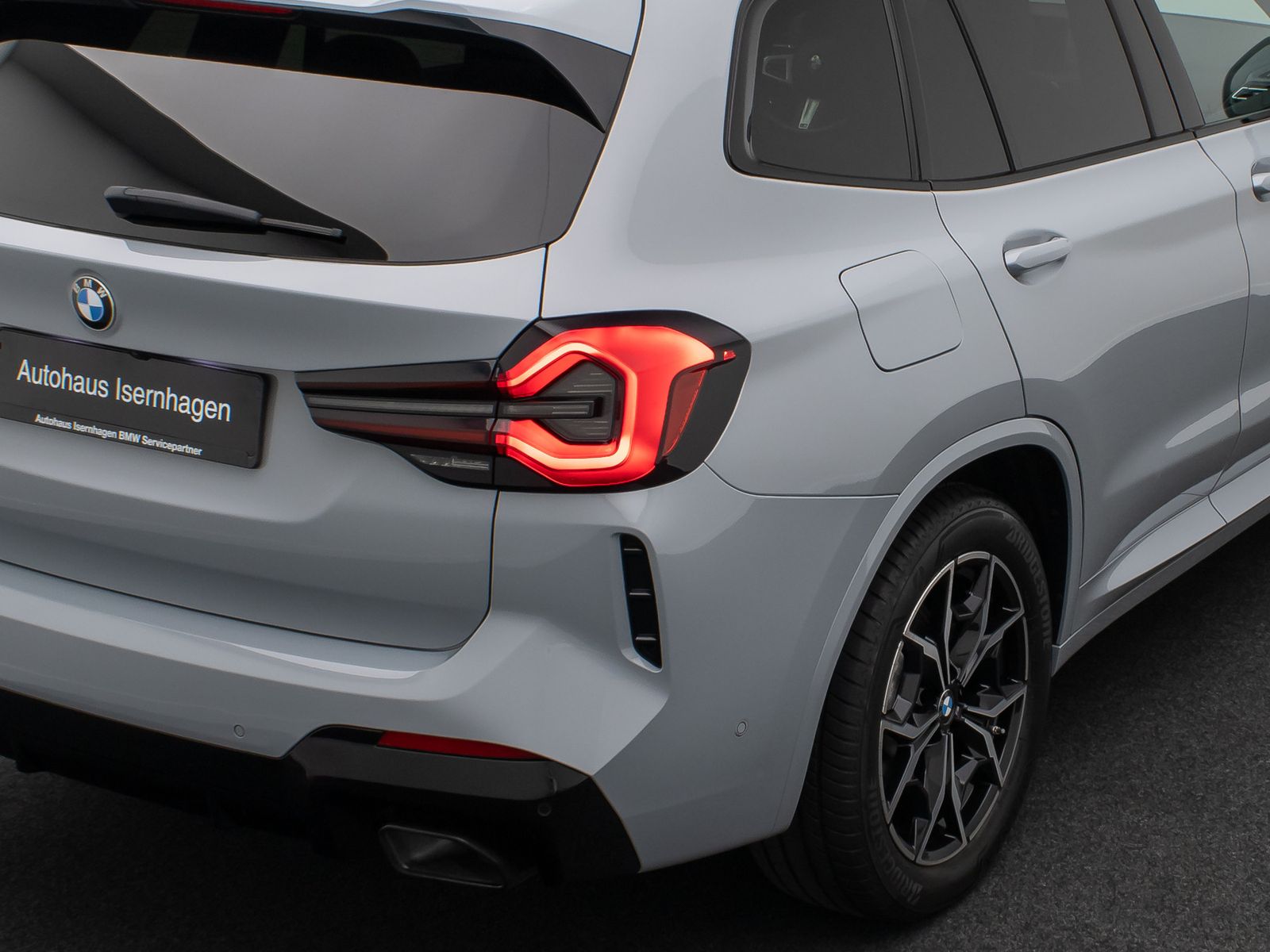 Fahrzeugabbildung BMW X3 xD30i M Sport Panorama Laser Kamera HUD HiFi