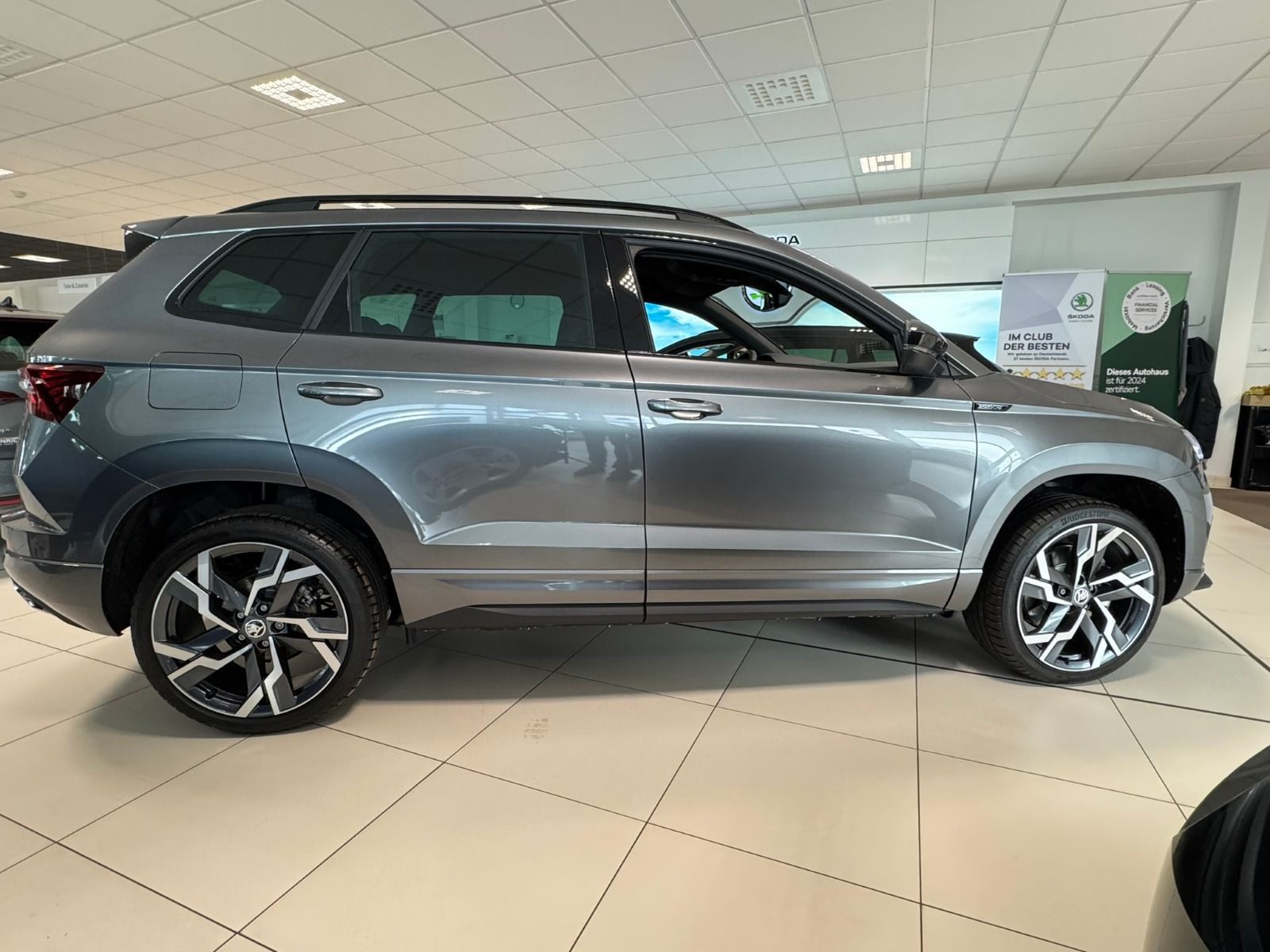 Fahrzeugabbildung SKODA Karoq Sportline 1.5TSI DSG*Matrix*Leder*