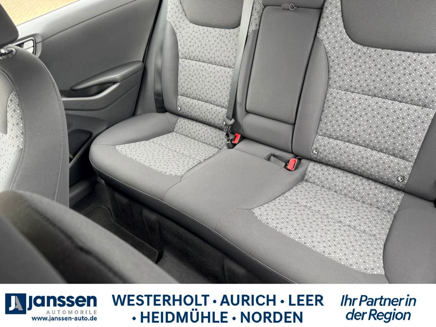 Fahrzeugabbildung Hyundai IONIQ Hybrid Trend