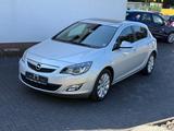 Opel Astra J Lim. 5-trg. Cosmo-BiXenon-Euro5- - Opel Astra aus 2010 mit Diesel-Antrieb