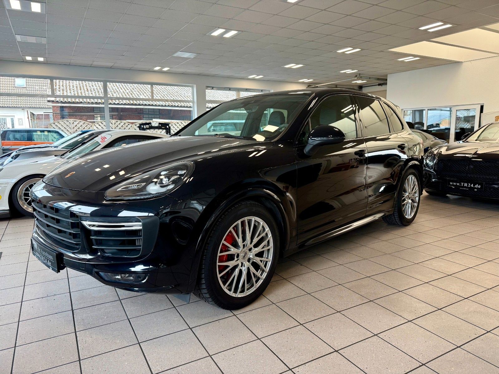 Fahrzeugabbildung Porsche Cayenne GTS Luftfederung/SportChrono/LED/Kamera