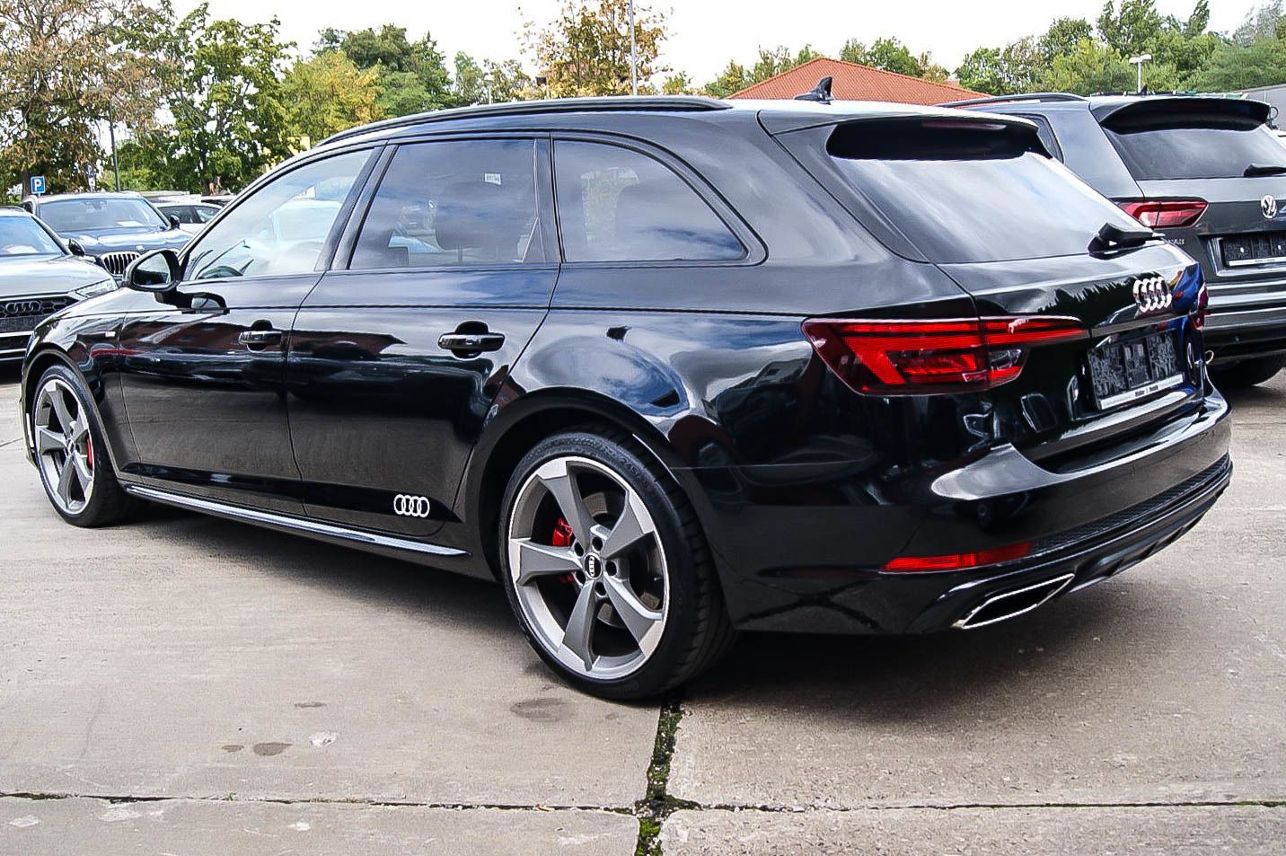 Fahrzeugabbildung Audi A4 Avant 50 TDI quattro S-Line Black B&O 1.HAND