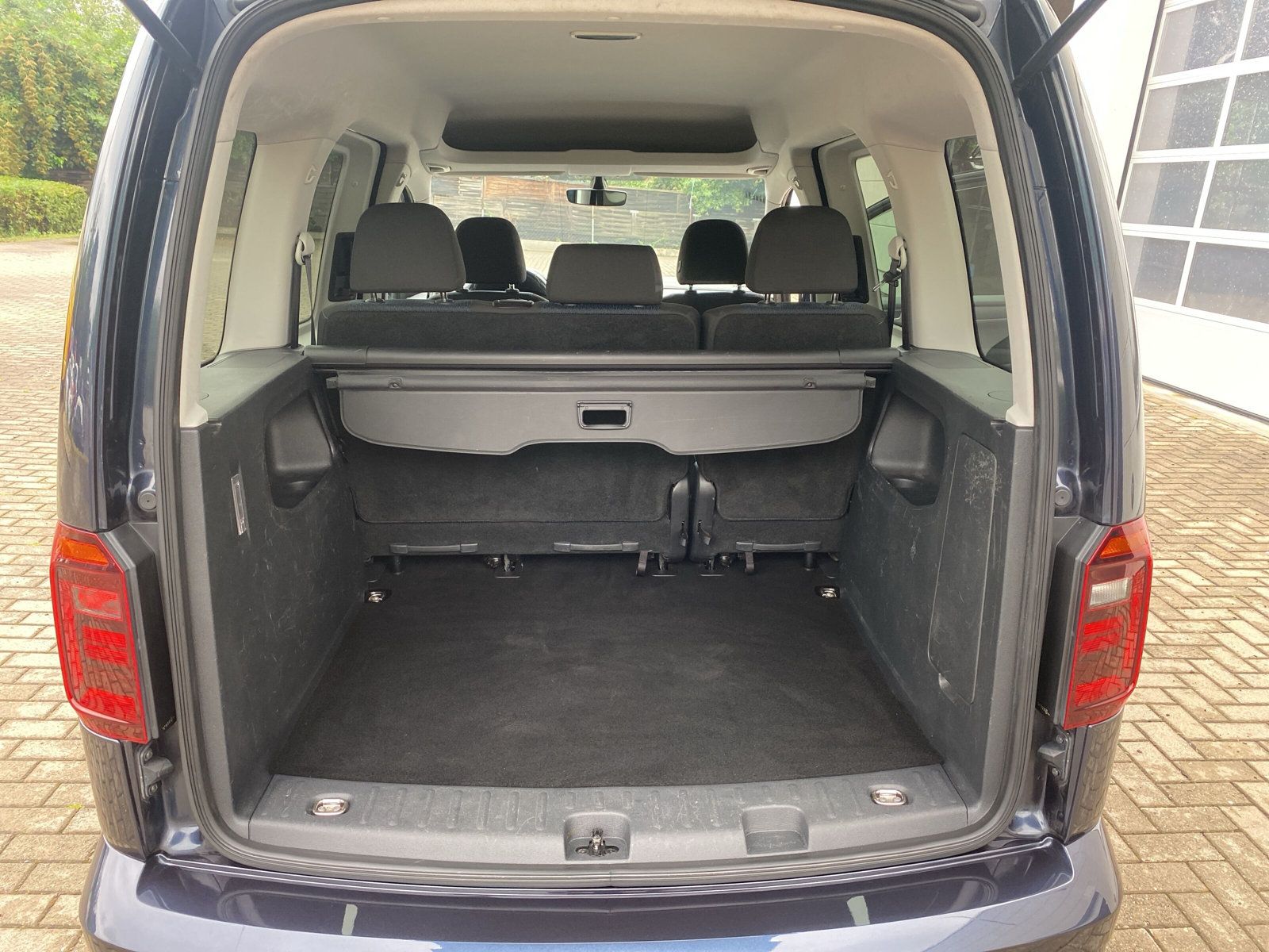 Fahrzeugabbildung Volkswagen Caddy Kombi 2.0 TDI XENON DAB STANDHZG