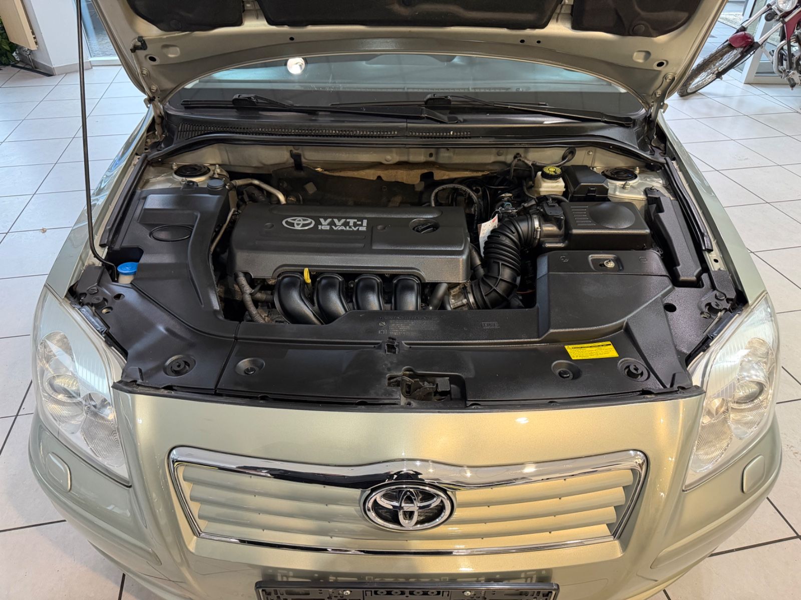 Fahrzeugabbildung Toyota Avensis 1.8 Executive Liftback