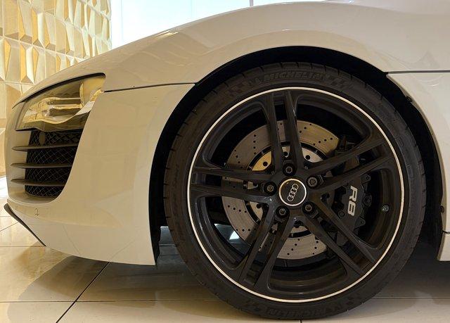 AUDI R8 SPYDER 4.2 FSI QUATTRO