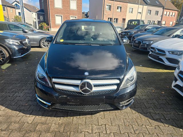 Mercedes-Benz B 180 CDI  Automatik Panorama-Dach Xenon