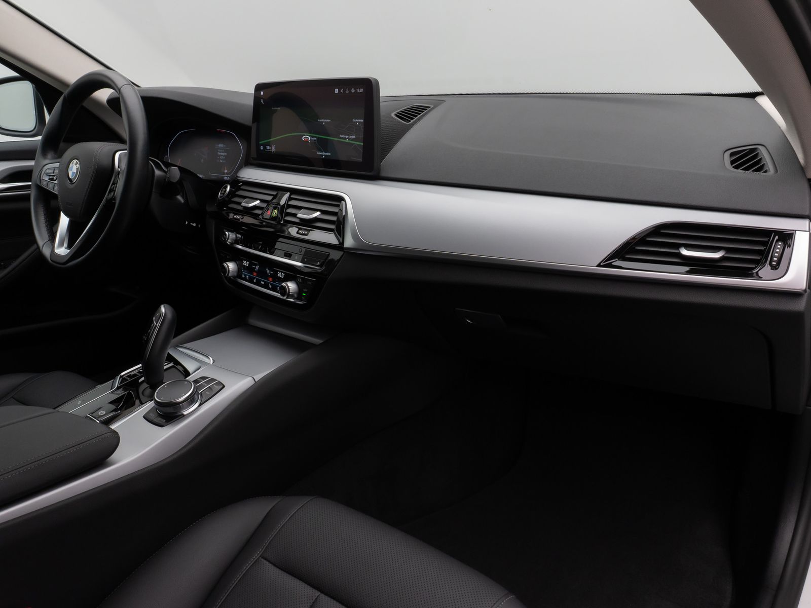 Fahrzeugabbildung BMW 520d Kamera DAB Leder 4xKlima AHK Alarm Sport