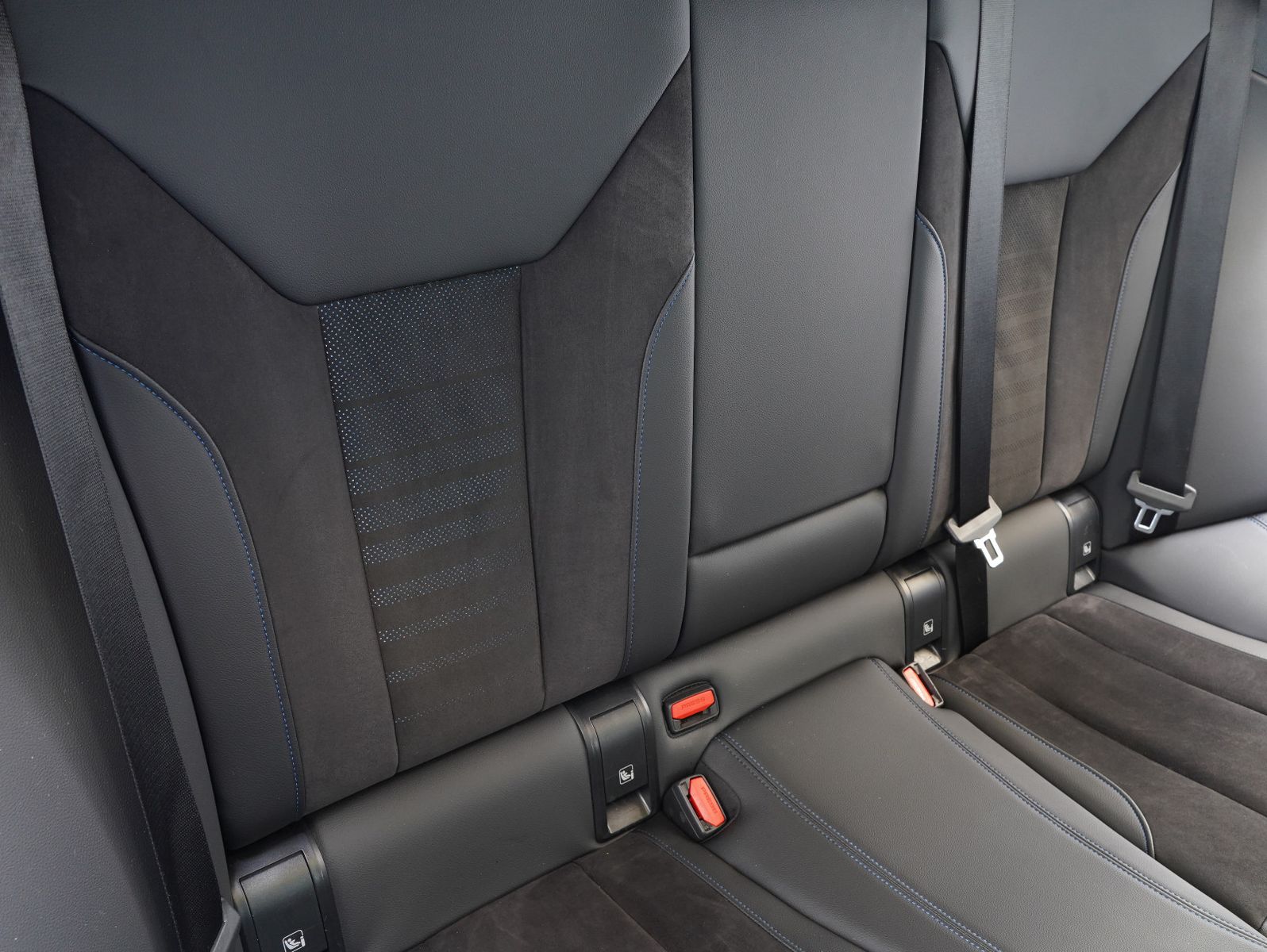Fahrzeugabbildung BMW i4 Gran Coupe eDrive 40 M Sport SHADOW