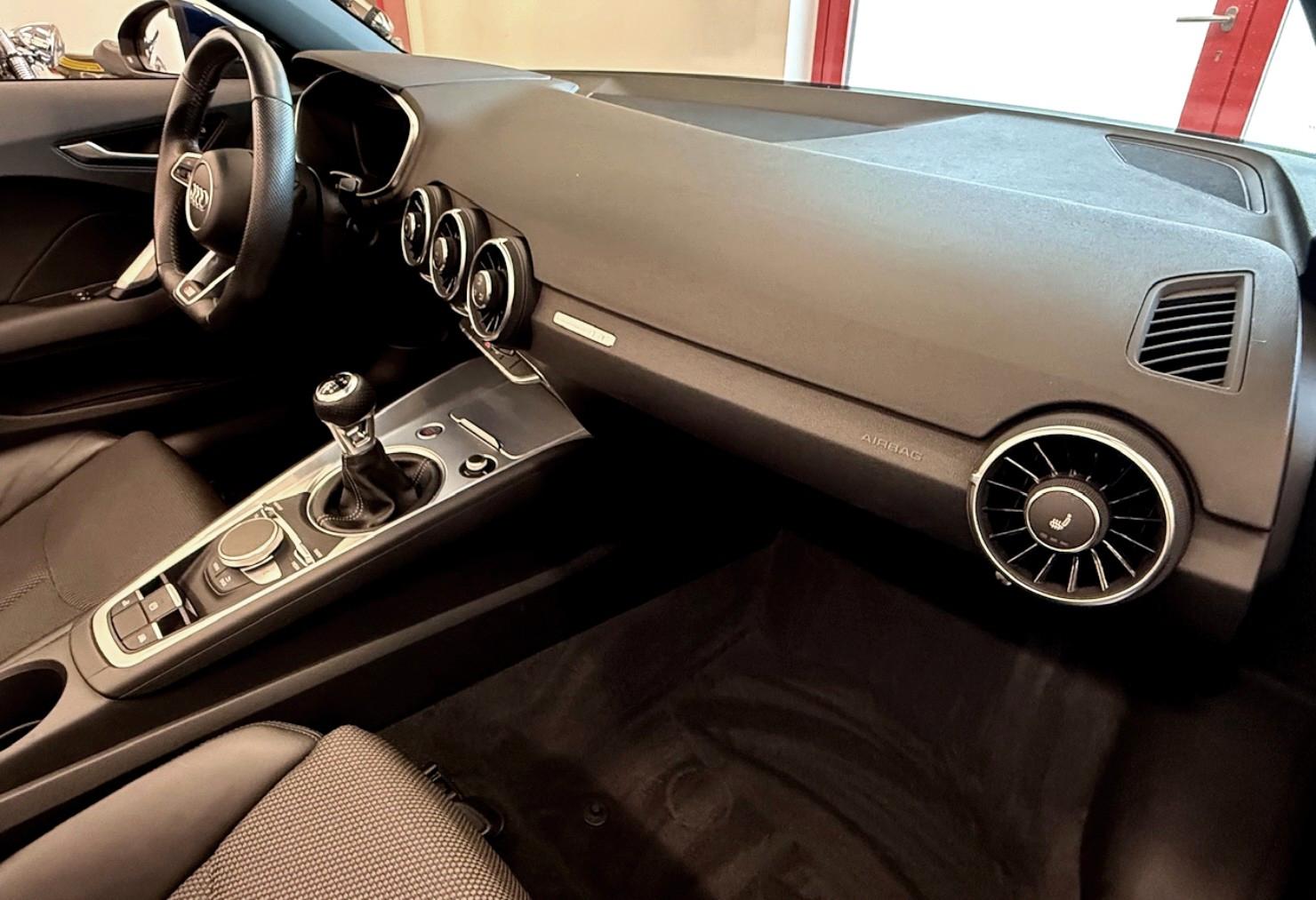 Audi TT Roadster 1.8 TFSI SLine Plus Paket Navi Klima