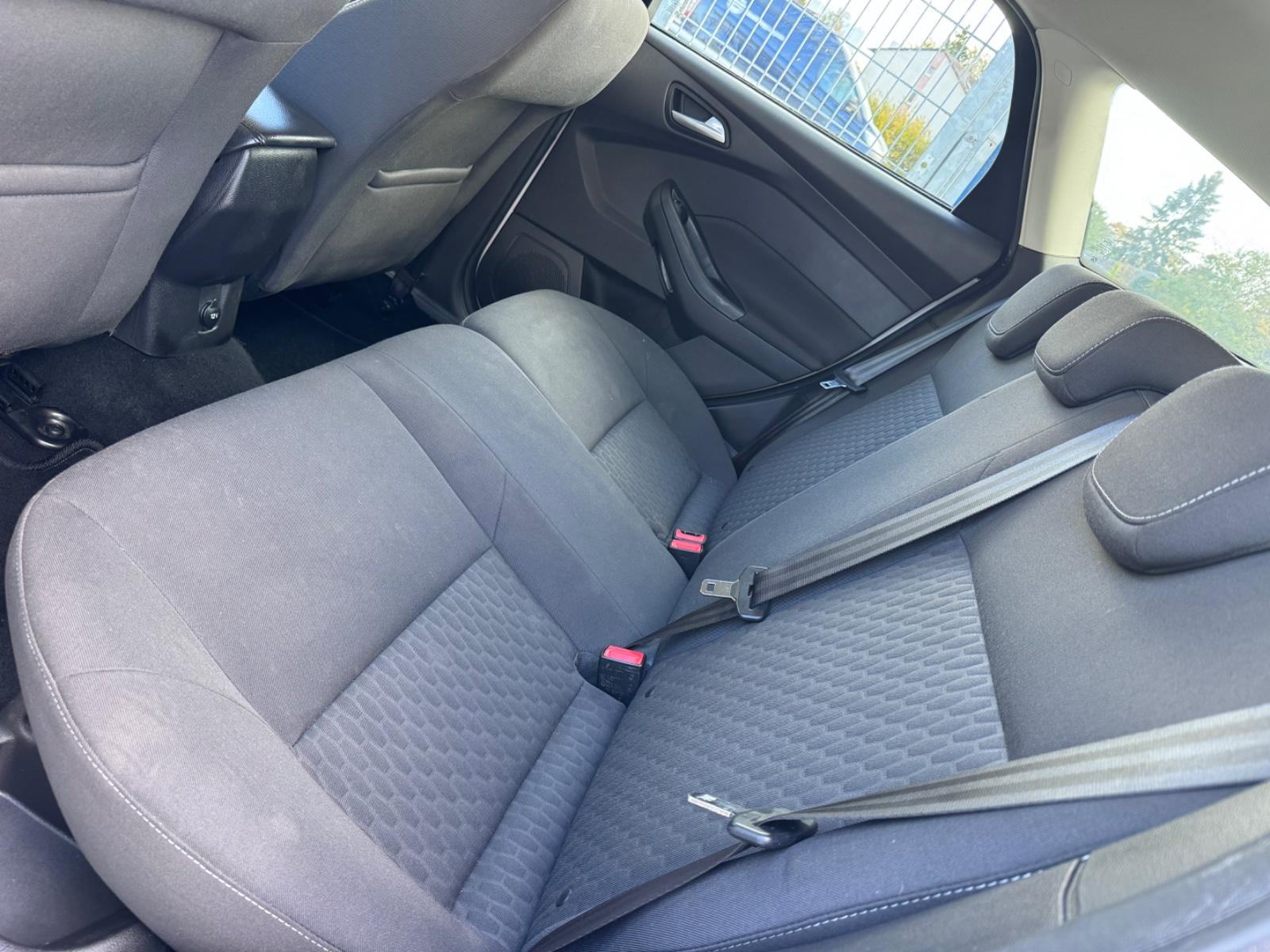Ford Focus 2013 — photo 10