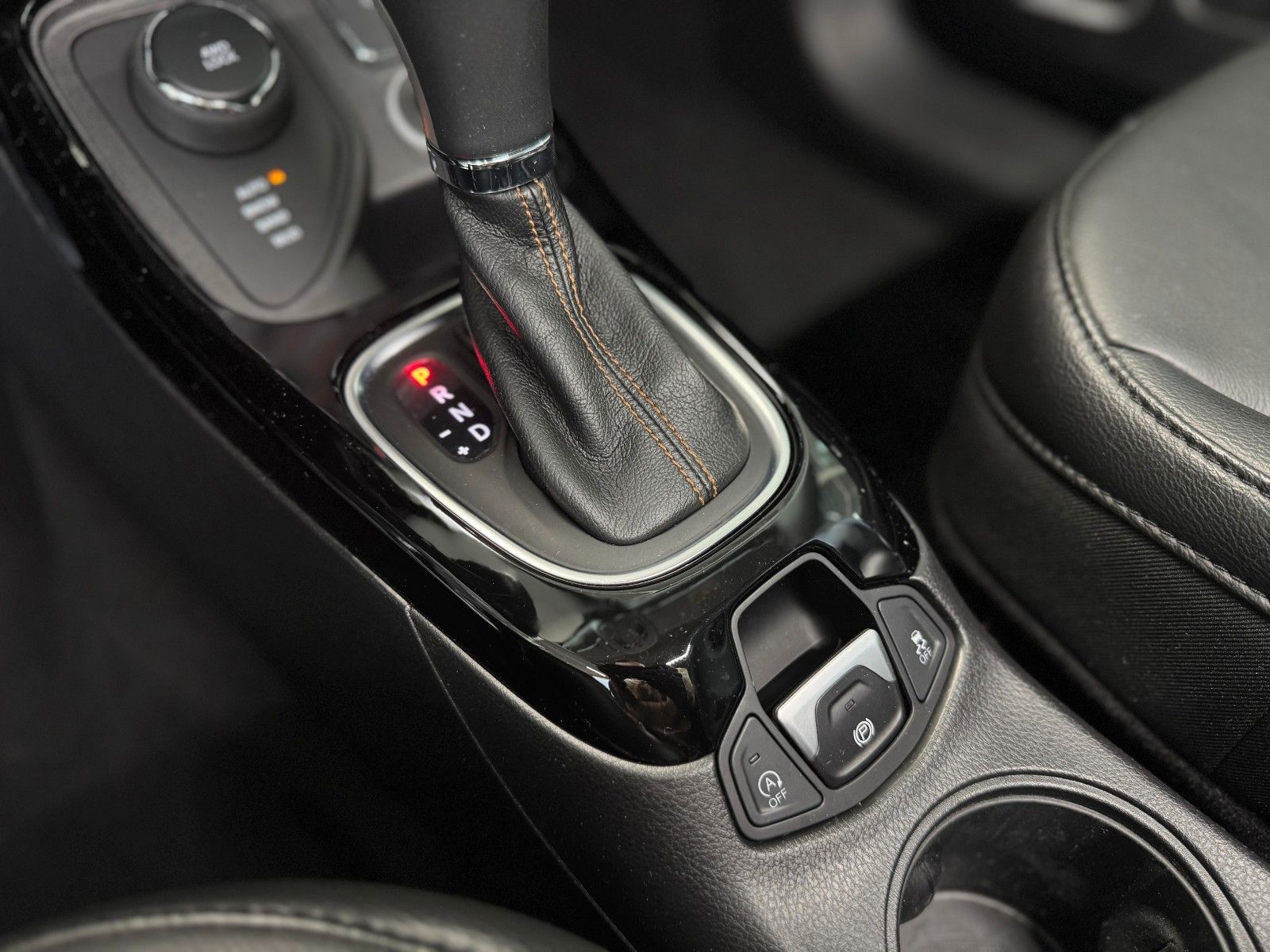 Fahrzeugabbildung Jeep Compass Limited 4WD DAB+ Xenon Beats Navi