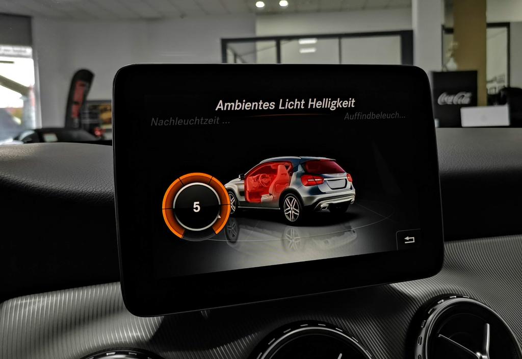 Mercedes-Benz GLA 200