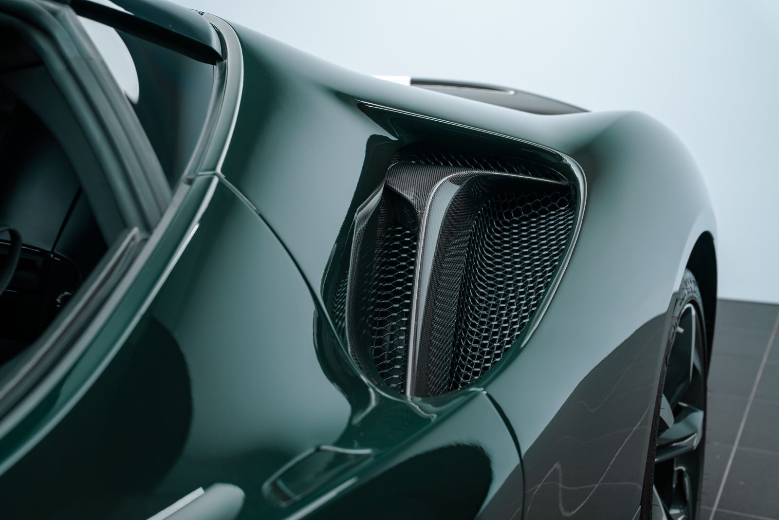 Fahrzeugabbildung Ferrari SF90 FIORANO/STOCK/CARBON/KAMERA