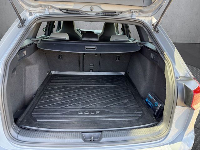 Golf VIII Variant R-Line 2.0 TDI DSG Bluetooth