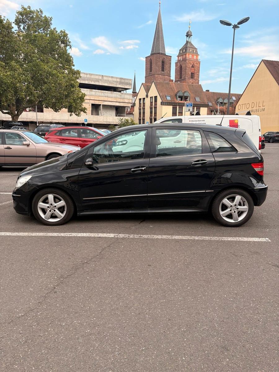 Mercedes-Benz B180 2005 — rear view