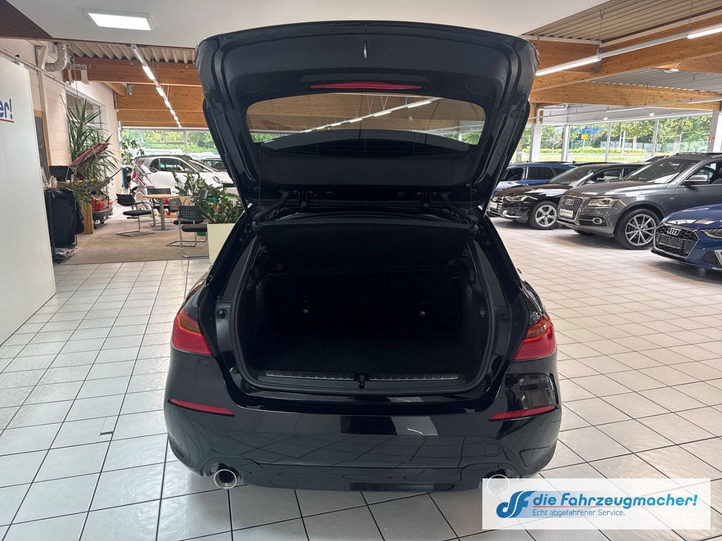 Fahrzeugabbildung BMW 118 Navi Digi Cockpit Mehrzonenklima Fahrerprofi