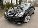 Mercedes-Benz E 350 Coupe AMG-Line Super Optik wenig km - mit Diesel-Antrieb: Sportwagen