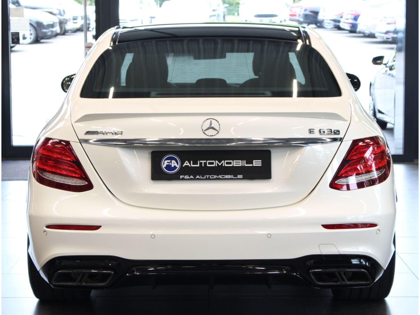 Fahrzeugabbildung Mercedes-Benz E 63 AMG S 4Matic+ Drivers*Pano*160k NP*VOLL