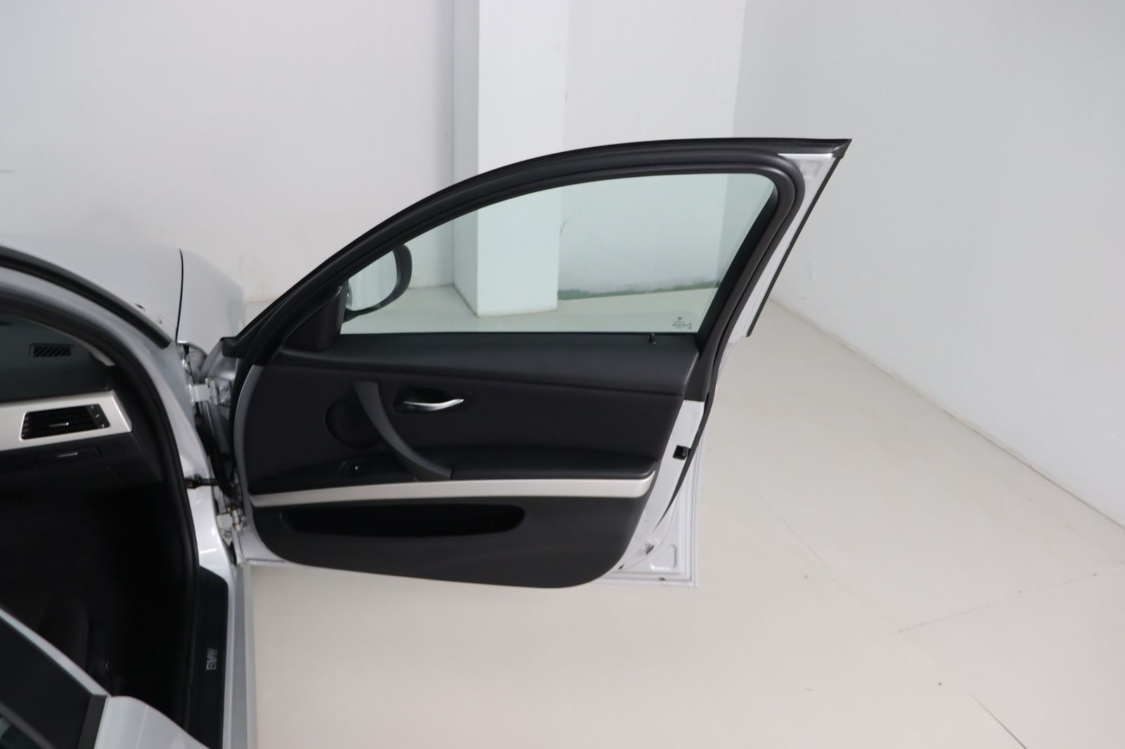 Fahrzeugabbildung BMW 320 d Touring
