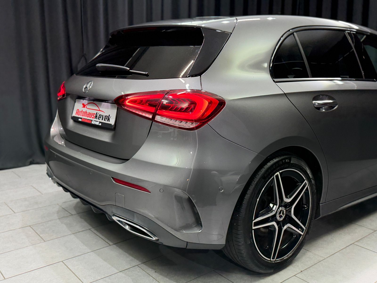 Fahrzeugabbildung Mercedes-Benz A 250 4Matic|AMG-LINE|360°|STDHZG