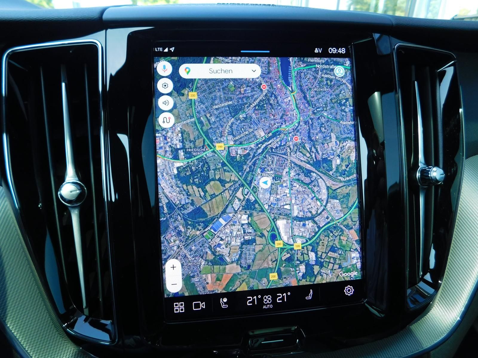 Fahrzeugabbildung Volvo XC6T8 Plus Black Edition Plug-In Hybrid AWD