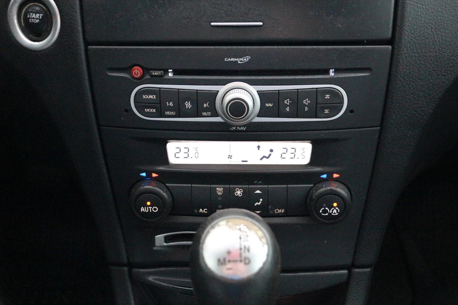 Renault Laguna 2006 — photo 24