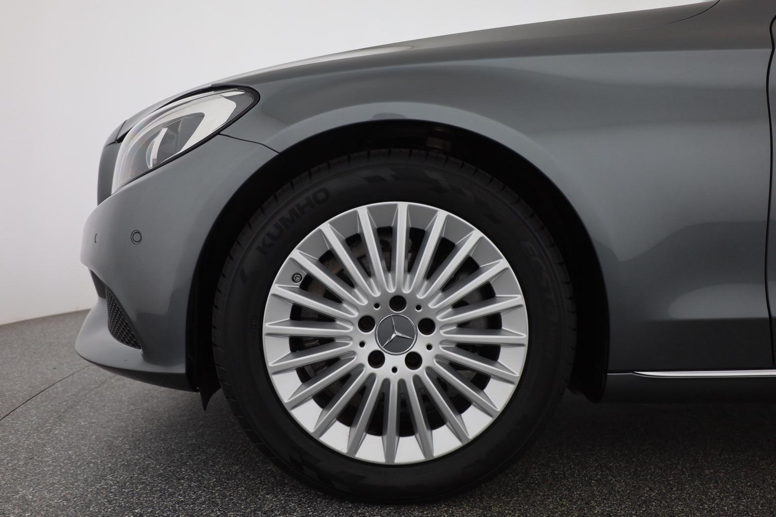 Mercedes-Benz C180 T CGI Avantgarde LED Navi Sitzheizung PDC