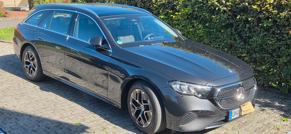 Image of Mercedes-Benz E 220