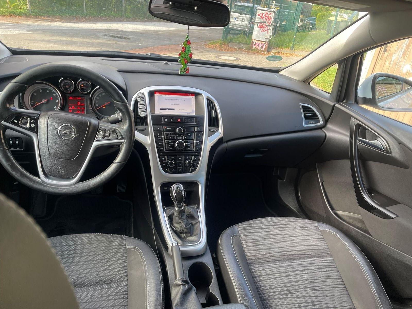 Opel Astra 2015 — photo 9