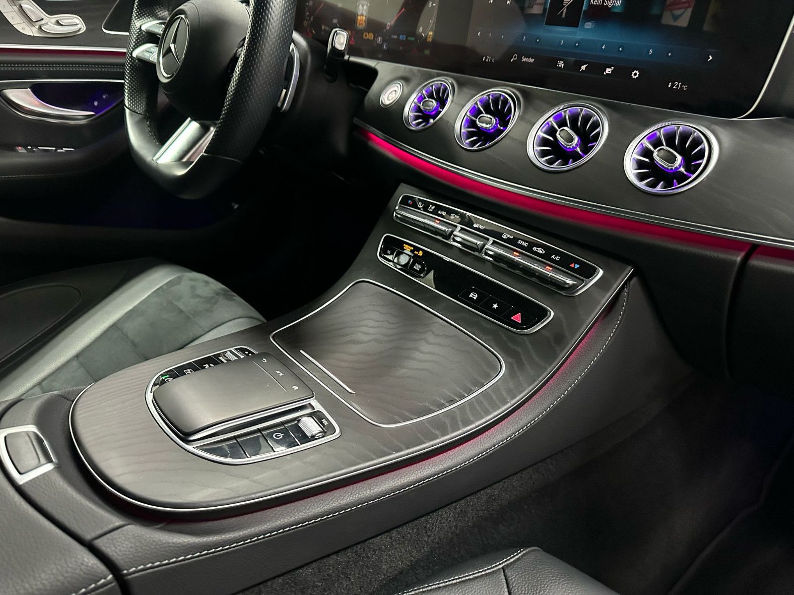 Fahrzeugabbildung Mercedes-Benz CLS 300 d 4MATIC AMG-LINE*NIGHT*KAMERA*AMBILI*