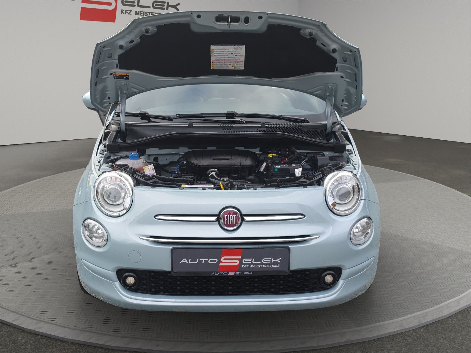 Fahrzeugabbildung Fiat 500 Launch Edition Panorama-Dach  Apple Carplay