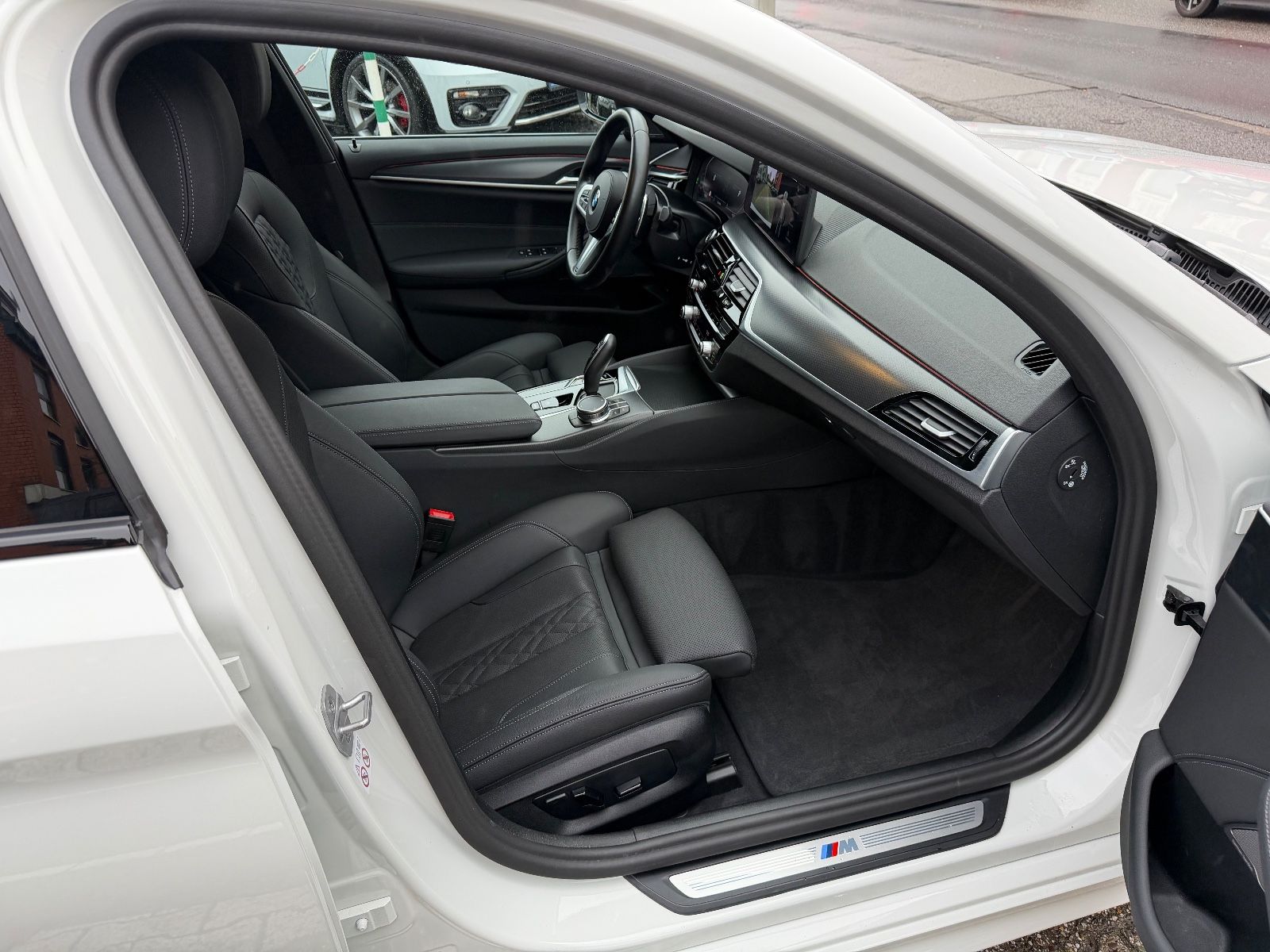 Fahrzeugabbildung BMW 520 i Touring M Sport H&K AHK LED KAMERA