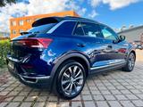 Volkswagen T-Roc Sport 2.0TSI 4Motion DSG LED ACC Pano AHK - Volkswagen T-Roc: Blau