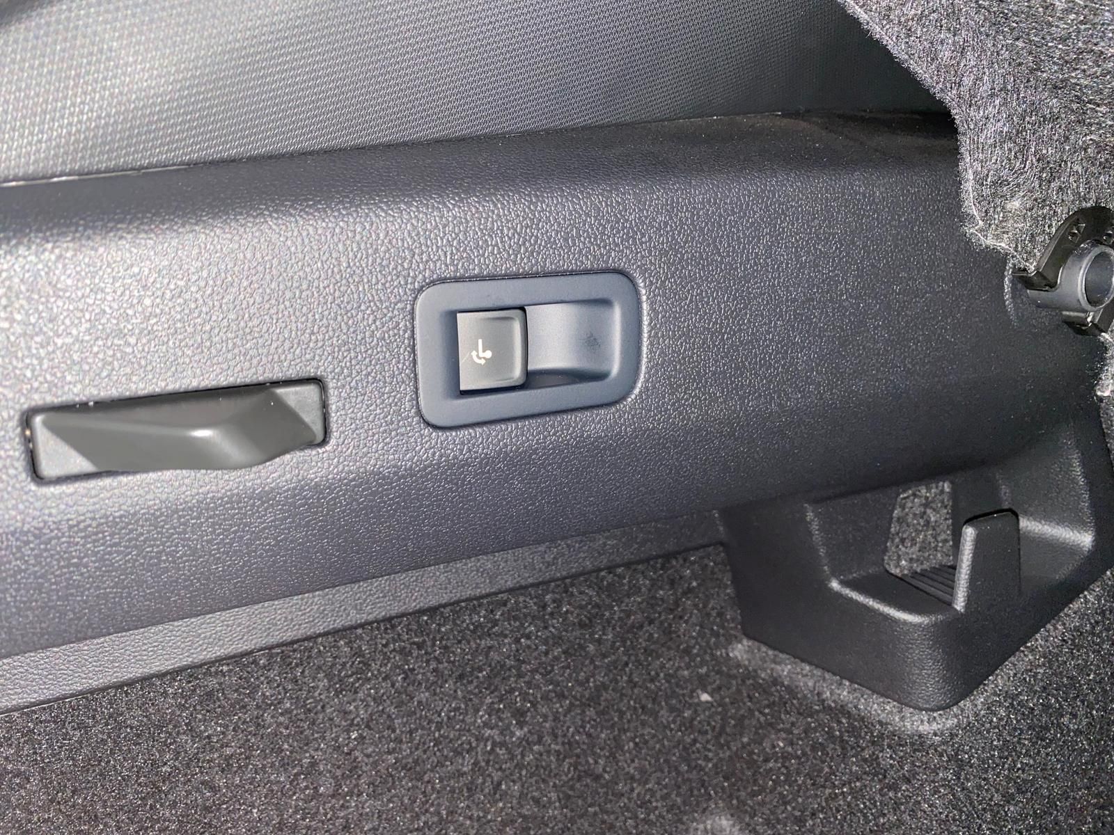 Fahrzeugabbildung Volkswagen T-Roc 1.5 eTSI R-Line NEUES MODELL AHK+ACC+KAMER