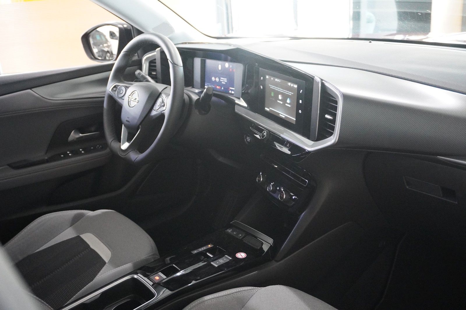 Fahrzeugabbildung Opel Mokka 1.2T ELEGANCE NAVI/LED/KAMERA/SH/SPORT/DAB