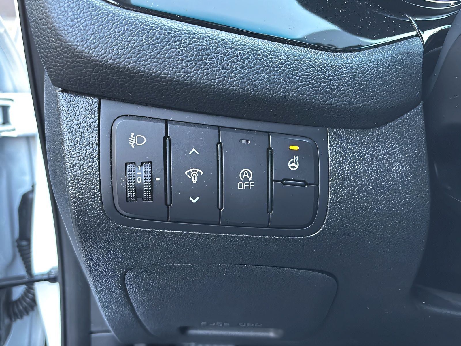 Fahrzeugabbildung Kia cee´d NAVI SITZHEIZ 2 x KLIMAAUT .TEMP. RF KAM