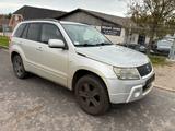Suzuki Grand Vitara 2.0 Club - Suzuki Grand Vitara Club mit Benzin-Antrieb