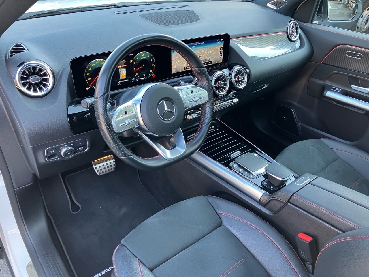 Fahrzeugabbildung Mercedes-Benz GLA 45 AMG 4M+ AHK+Pano+Night+Burmester+360°