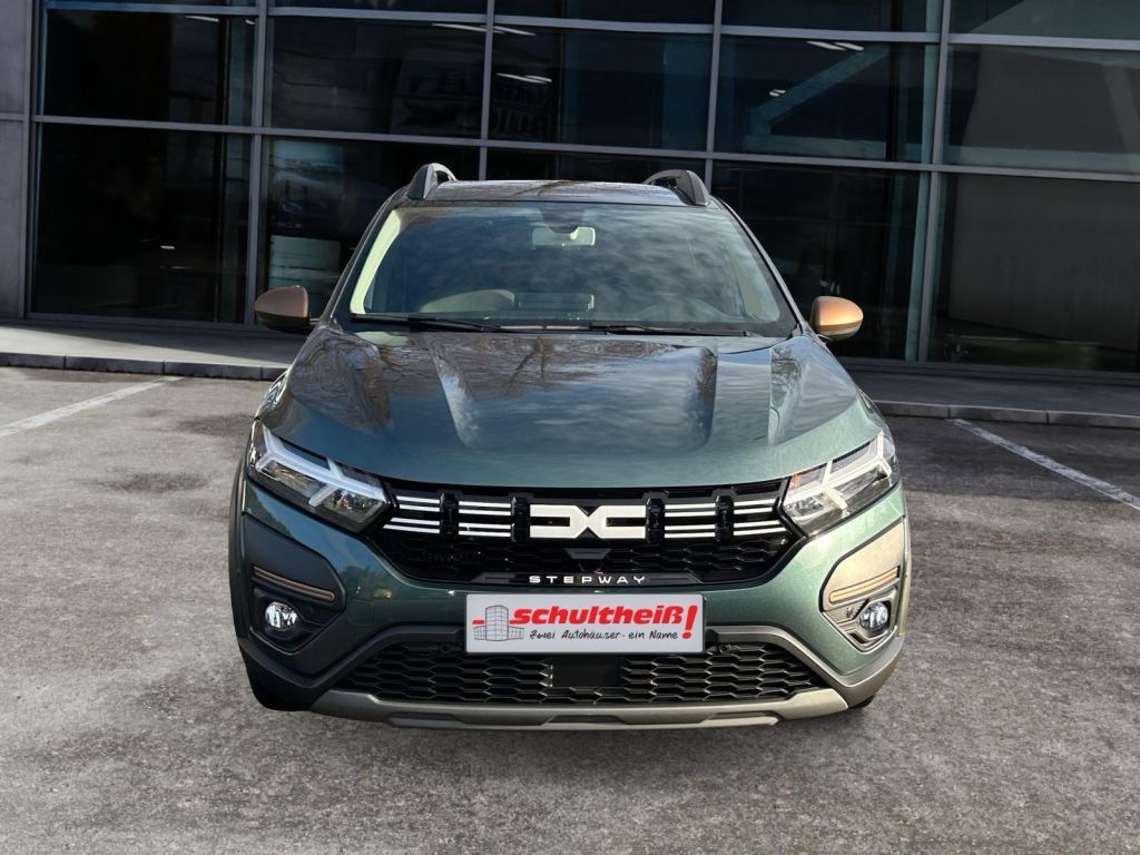 Fahrzeugabbildung Dacia Sandero Stepway TCe 110 Extreme