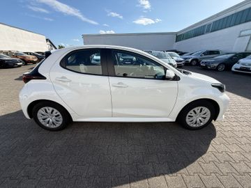 Toyota Yaris - 4