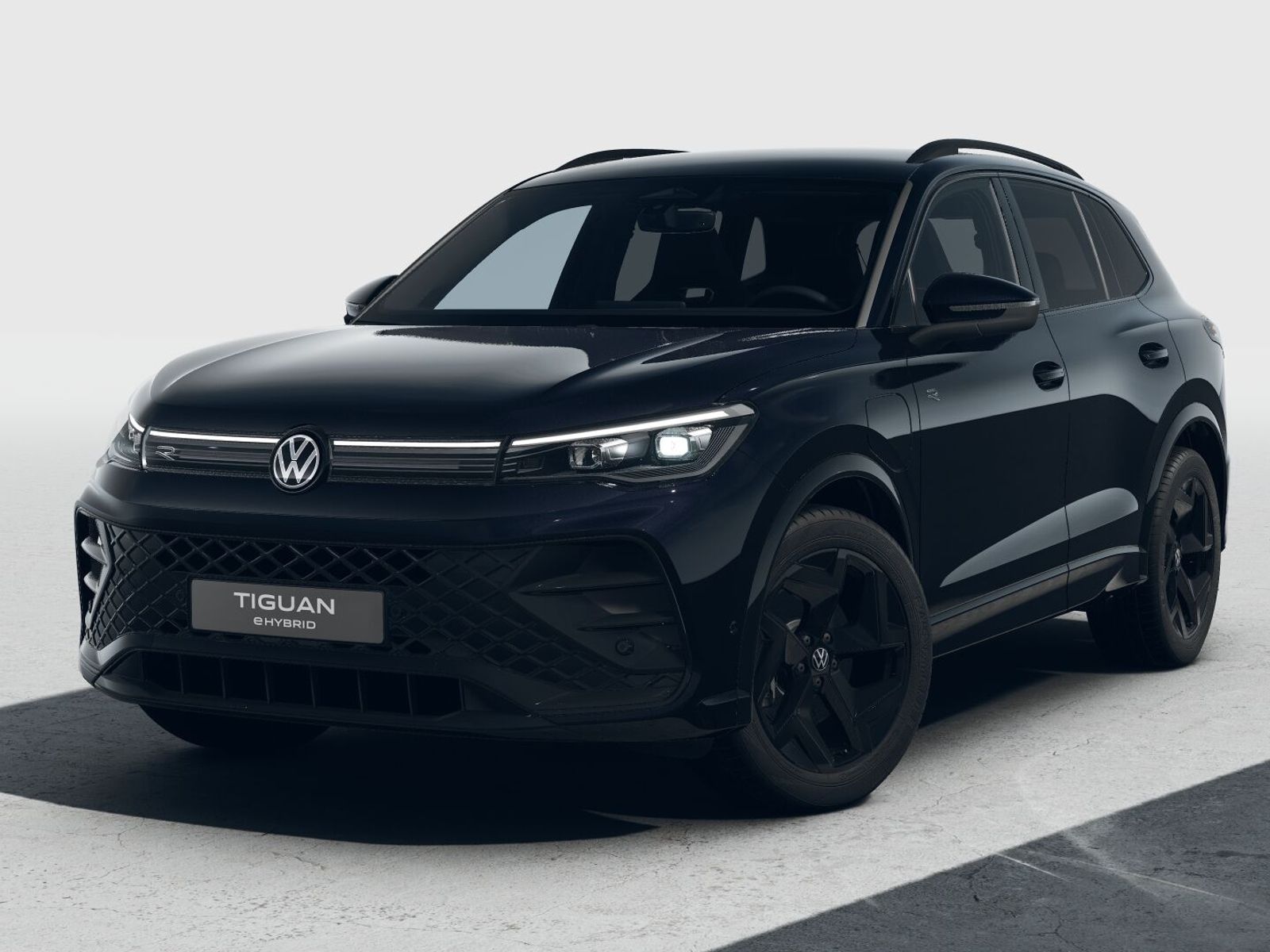 Fahrzeugabbildung Volkswagen Tiguan  R-Line 1.5 eHybrid DSG *AHK, Black Style