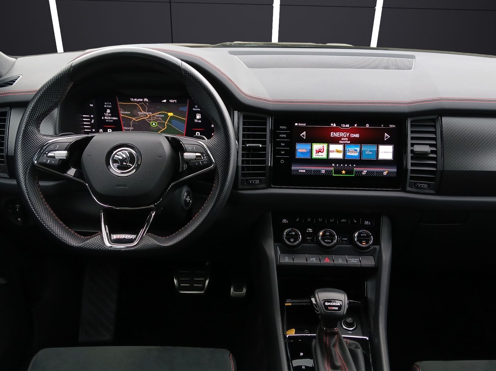 Fahrzeugabbildung SKODA Kodiaq RS 4x4 Matrix Navi AID GRA RFK SHZ 20"