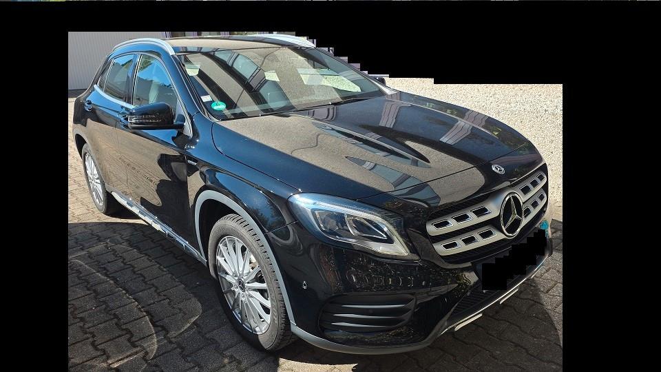 Mercedes-Benz GLA 200 GLA edition1 peak paket AMG Line 1.Hand