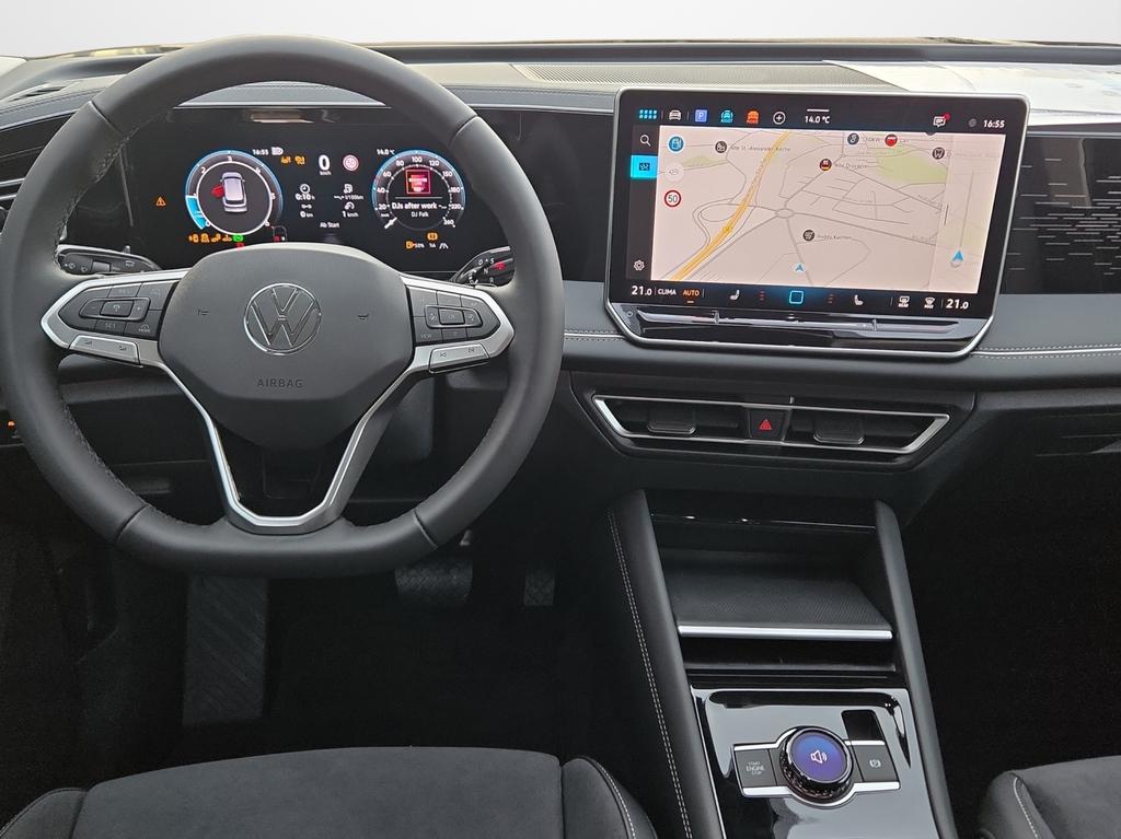 Volkswagen Tiguan 9