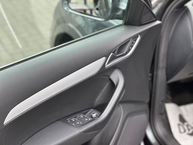 Audi Q3  2.0 TDI quattro S-LINE